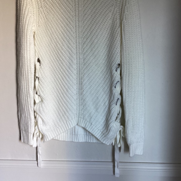 Venus Chunky Knit Sweater Vneck Tie Sides Lace Up Small Ivory 100% Acrylic  Wome - Picture 2 of 10